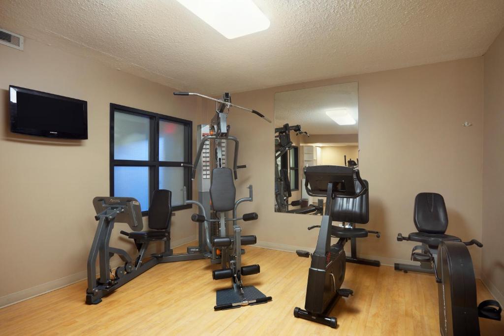 Border Inn & Suites Ллойдминстер Экстерьер фото